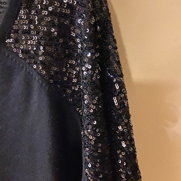 Cable & Gauge black crewneck sweater with sequences on sleeves - 2X (plus) -NWT - Picture 5 of 14
